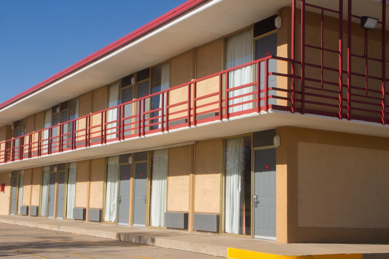 Executive Inn Ponca City Exterior photo