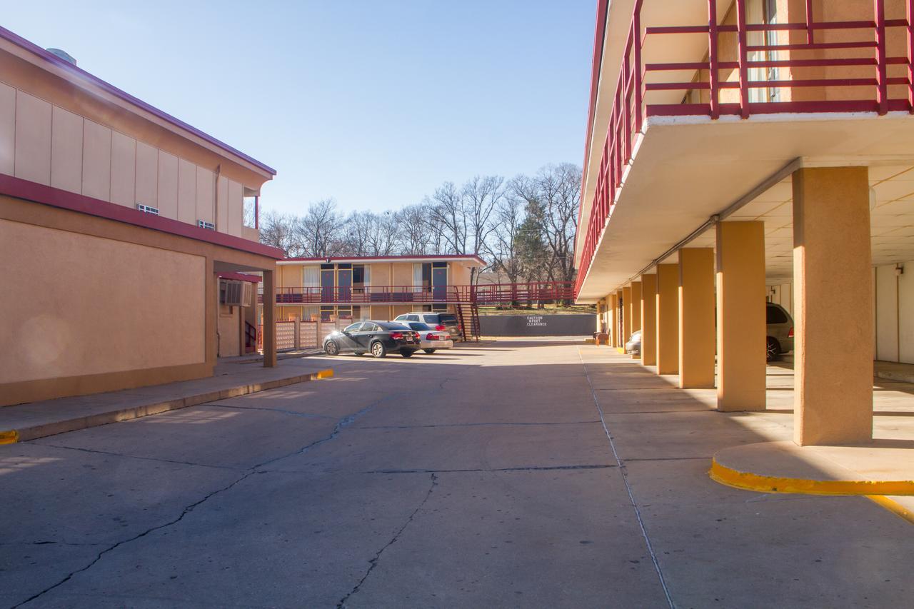 Executive Inn Ponca City Exterior photo